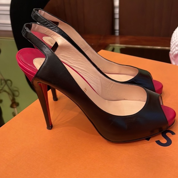 Christian Louboutin in excellent condition was worn two or three times - Picture 3 of 17